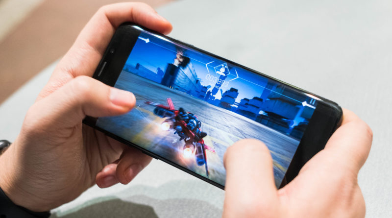 Android PC emulateur virtuel BlueStacks telecharger jouer jeux video mobile smartphone